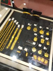 -周大福 CHOW TAI FOOK(新世界百货崇文店)