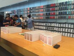 -Apple零售店(华贸购物中心店)