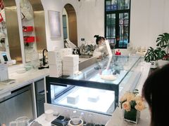 -Fridi Patisserie Cafe