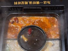 -老牌坊云南鱼豆花火锅(爱建店)