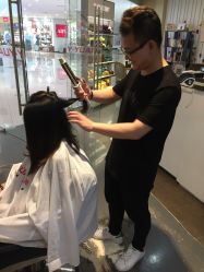 -苑苑发型设计