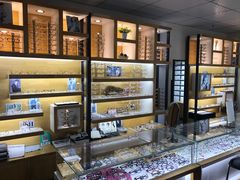 -LOGO眼镜·蔡司品牌折扣店(龙华清湖店)