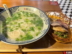 -头壹号  羊汤·饸饹面·大油条(嘉华店)