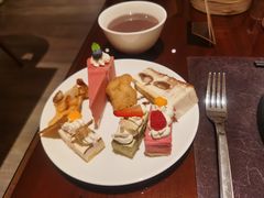 -万荟轩海鲜·粤式点心自助餐厅(蓝海风万怡酒店)