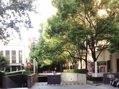 -上海半岛酒店-地下停车场