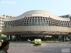 正门&nbsp;可惜没拍进去hyatt的logo-杭州君悦酒店