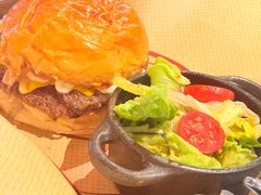 -BOURBON 玻本美式餐厅酒吧(虹桥新天地店)