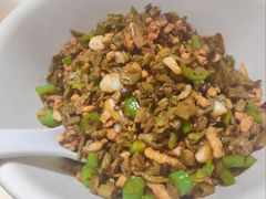 乡里自制卜豆角炒肉-湘鲜小灶·湖南土菜馆(龙华店)
