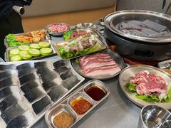 -围炉肉舍丹东海鲜烤肉·烤活鳗(步行街店)