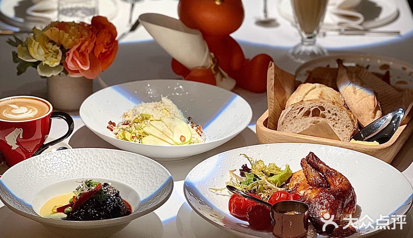  🍽️ 百年建筑里的浪漫，充满仪式感的美味👭