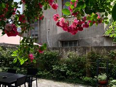 -小草屋轰趴馆别墅派对新场团建家庭聚会