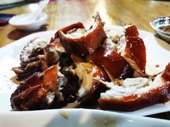 -黄记四更烤乳猪店