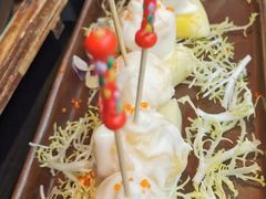 菠萝芝士虾球-花潮料理艺食馆(成都万象城店)