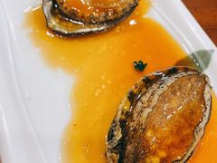 浇汁鲍鱼-老东镇啤酒屋海鲜加工·蒸汽海鲜·海鲜烧烤(台东店)