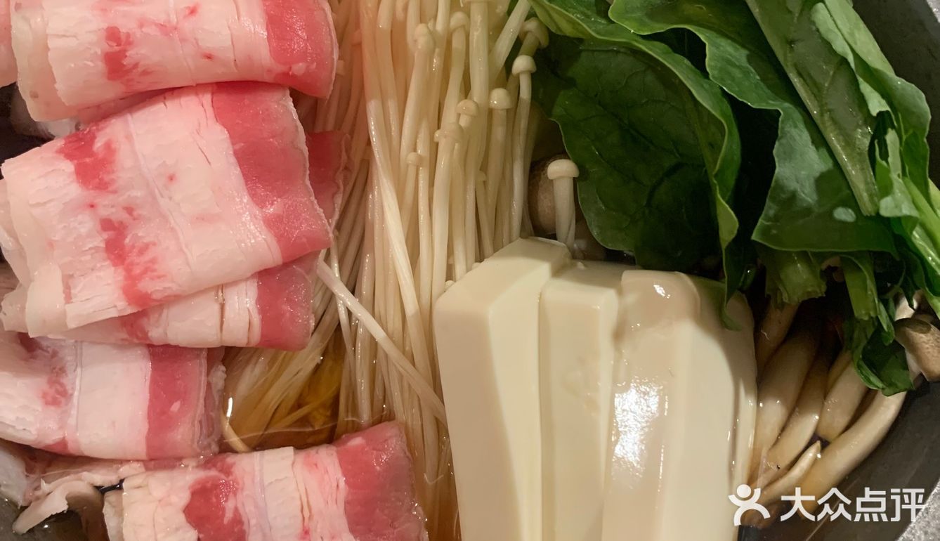 一来发现，儿子以前母亲节请我在这吃过，寿喜锅特别好吃！