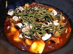 -山河屯铁锅炖(哈西站店)