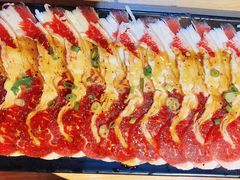 小米香草黑椒私房牛五花-小米烤肉-泥炉炭烤(常营店)