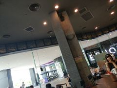 大堂-星巴克臻选(深圳皇庭广场分店)