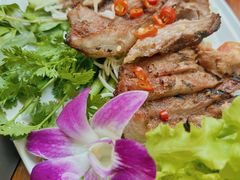 -Chom Cafe and Restaurant