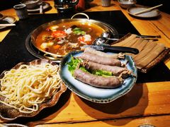 -顶顶汤火牛排火锅·经典铜锅涮肉