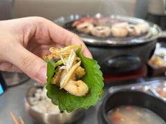 -围炉肉舍•炭烤活鳗•丹东海鲜烤肉(步行街店)