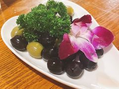 橄榄果拼盘-BISTROFIORE美伊娜(伊犁南路店)
