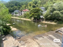 -安吉龙王山峡谷漂流