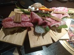 -山川小町·极番烧肉(新地假日广场店)