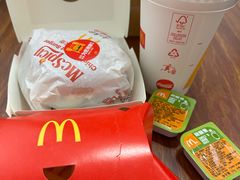 麦辣鸡腿堡-麦当劳(绿地欢乐颂店)