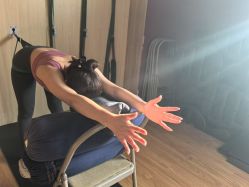 -威思丽高温瑜伽会馆