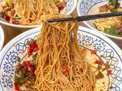 -李与白包子铺(桐梓林店)