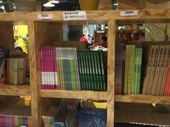 -新华里咖啡书吧(新华书店小寨店)