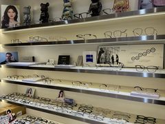 -视野联行眼镜·蔡司·尼康·豪雅·依视路(青浦宝龙店)