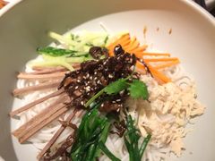 -云海肴·汽锅鸡·云南菜(天山百盛优客店)