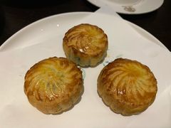 紫薯流沙月饼-甄御•海鲜新青岛菜(麦岛店)