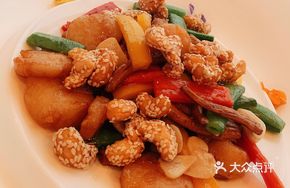 Guangzhou-style Stir-fried Mixed Vegetables with Beef