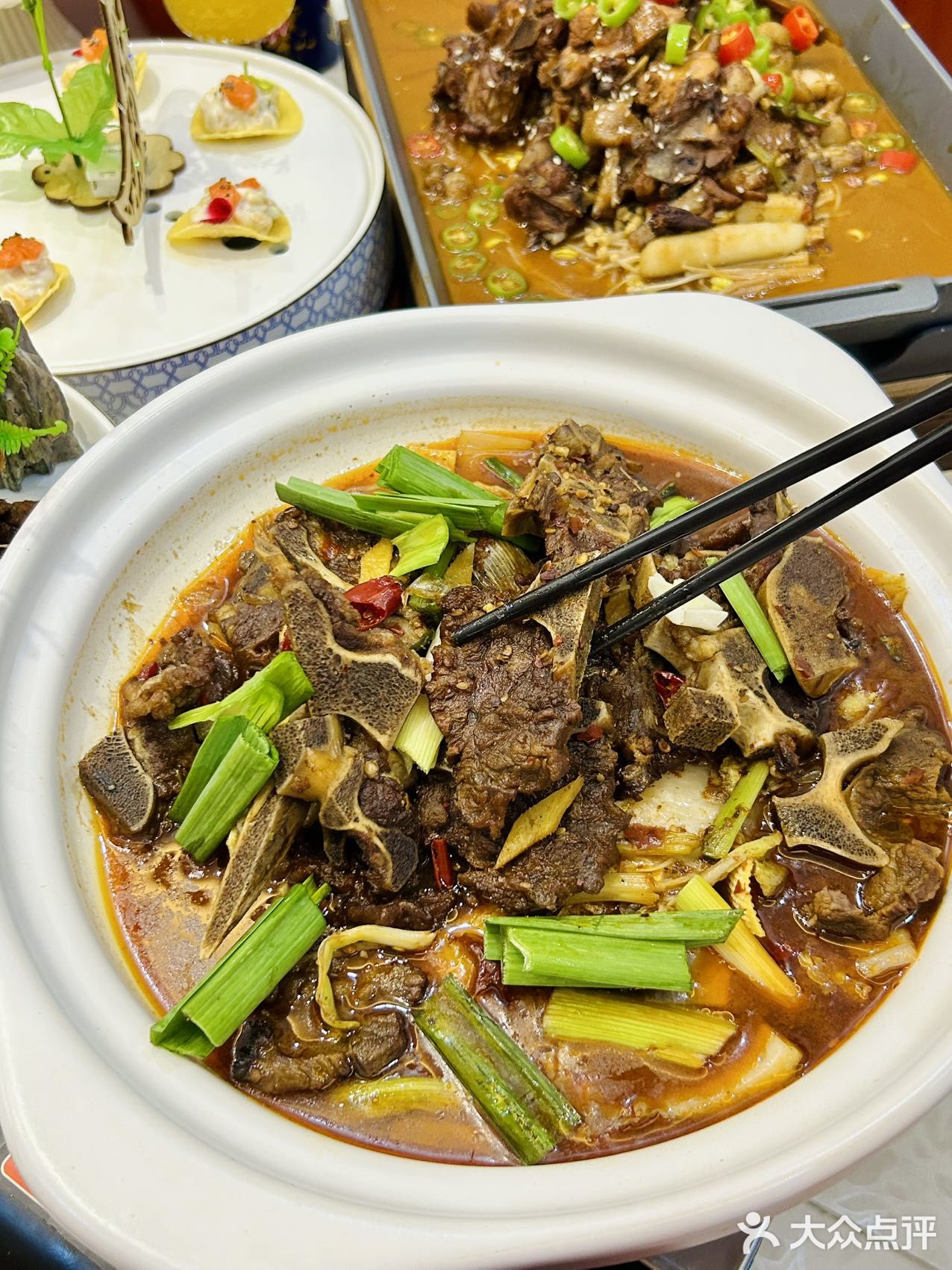 逛泗泾古镇，吃老克勒上海菜[点赞]