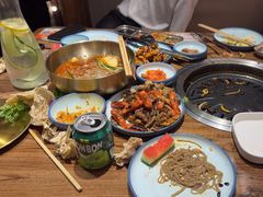 -明洞阿姨·韩式酱蟹烤肉·创意料理(三元桥店)