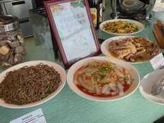 -唐拉雅秀酒店-西锦汇空中BBQ·思创餐厅