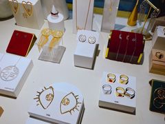 -LADY FAFA(巨鹿路陕西南路路口店)