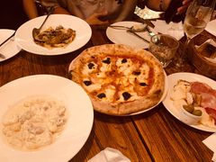 黑松露酱五花肉pizza-La Tavernetta(Bar à Vin)(乌鲁木齐路店)
