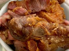 美味蹄髈-江南村酒家