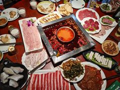 -二荆条·蜀鲜汇城市森林火锅