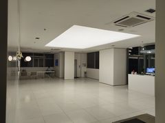 -卡罗酒店(东门晒布地铁站店)