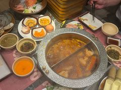 -牛YO寿喜烧·铁板烧和牛火锅自助(市府恒隆店)