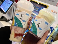 招牌草莓大福奶茶大杯-伏小桃(雁塔MOMOPARK店)
