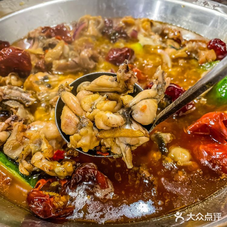 升级不加价‼️从初中吃到现在的牛蛙火锅店