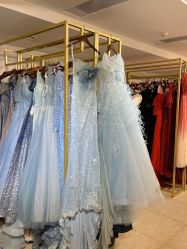 -月月婚纱礼服仓储店(王府井店)