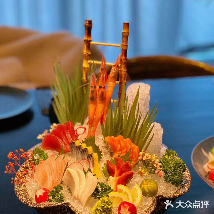 环境超好的日料店藏在公园里