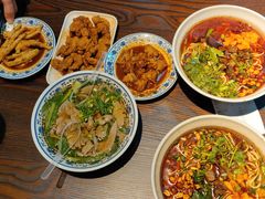 -爆炸头阿姨小四川正宗川味小吃(无任何分店)